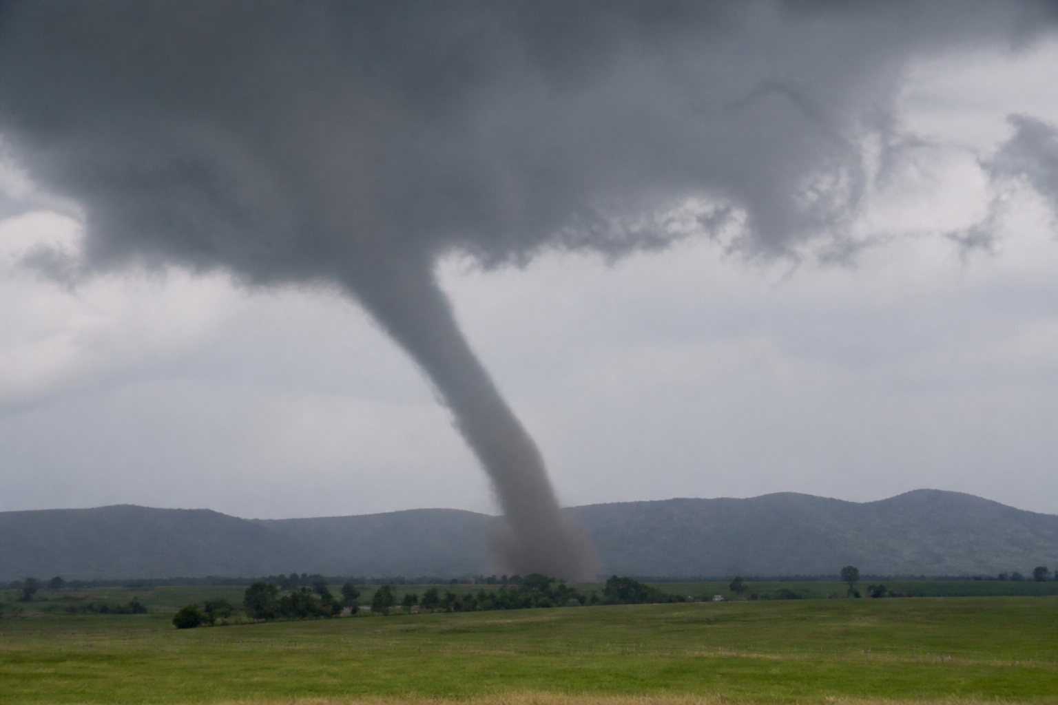 Taipei Kırsalında Beliren Gizemli Hortum Meteorologları Şaşkına Çevirdi
